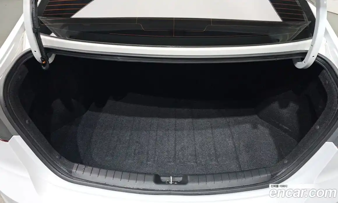 Hyundai Avante 2018 1.6 Автомат в Москве № 112514, фото 7