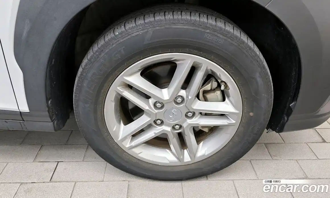 Hyundai Kona 2023 1.6 Автомат в Москве № 124494, фото 3