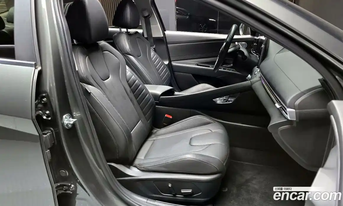 Hyundai Avante 2023 1.6 Автомат в Москве № 128219, фото 13