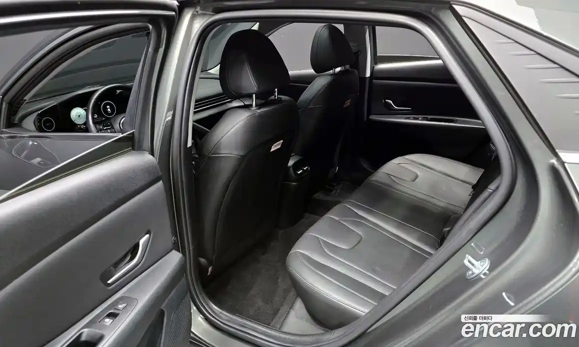 Hyundai Avante 2023 1.6 Автомат в Москве № 128219, фото 5