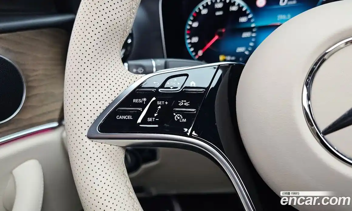 Mercedes-Benz E-Class 2022 2.0 Автомат в Москве № 136330, фото 15