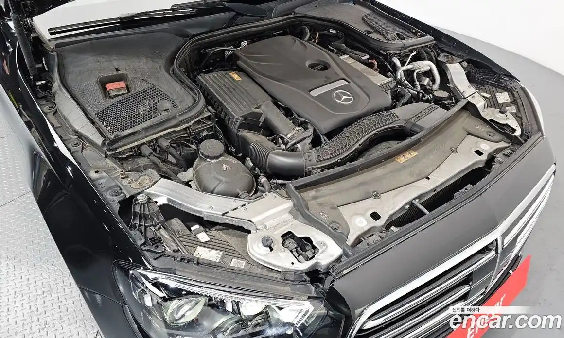 Mercedes-Benz E-Class 2022 2.0 Автомат в Москве № 136330, фото 3