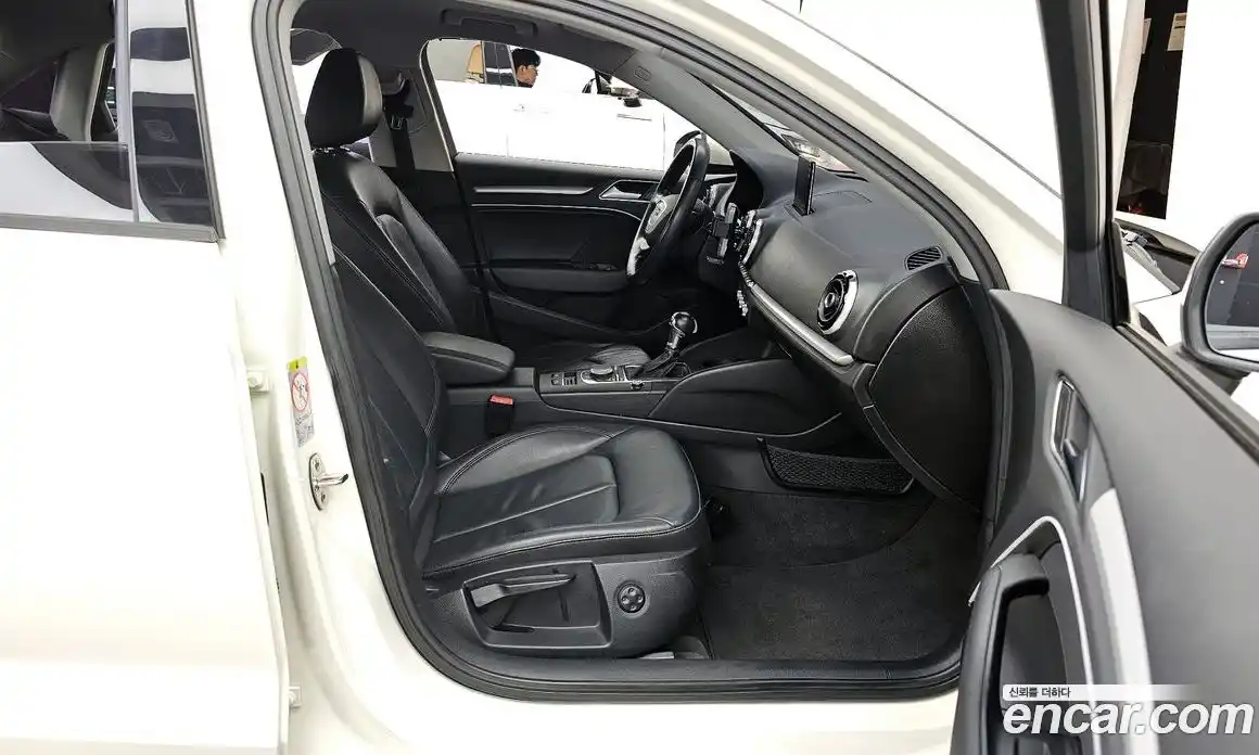 Audi A3 2015 1.6 Автомат в Москве № 154658, фото 13