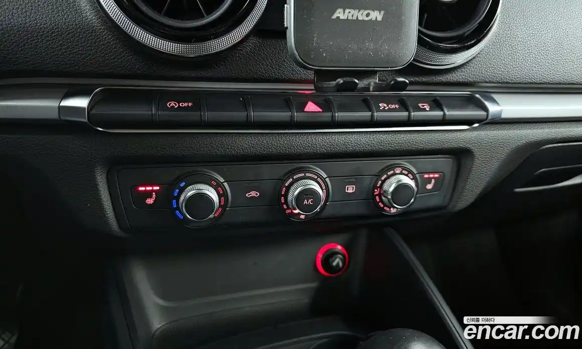 Audi A3 2015 1.6 Автомат в Москве № 154658, фото 19