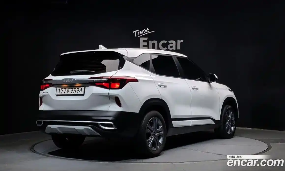 Kia Seltos 2022 1.6 Автомат в Москве № 15939, фото 14