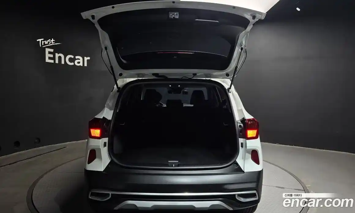 Kia Seltos 2022 1.6 Автомат в Москве № 15939, фото 18