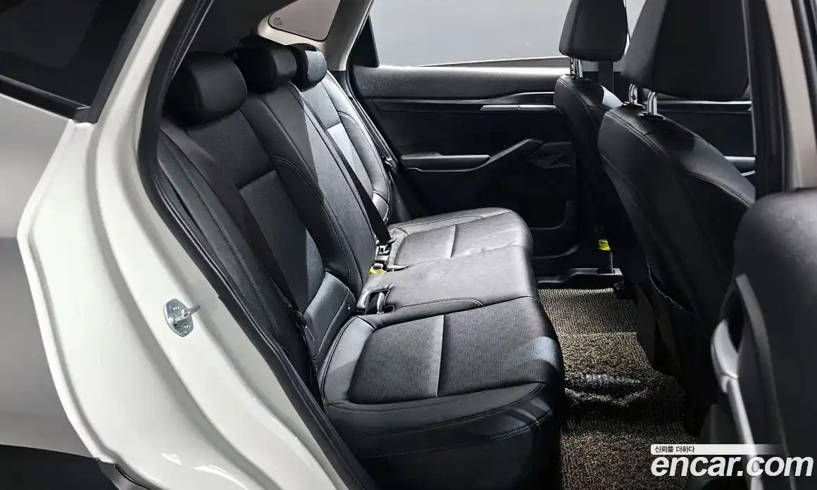 Kia Seltos 2022 1.6 Автомат в Москве № 15939, фото 4