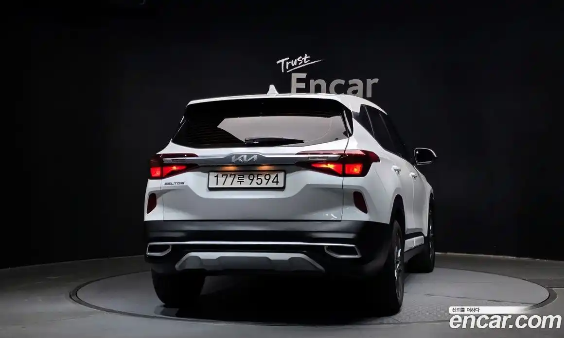 Kia Seltos 2022 1.6 Автомат в Москве № 15939, фото 8