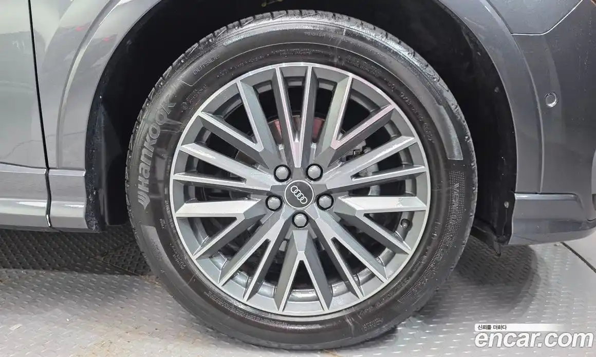 Audi Q3 2023 2.0 Автомат в Москве № 160347, фото 9