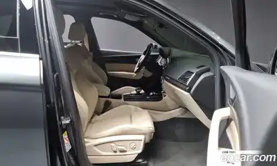 Audi Q5 2023 2.0 Автомат в Москве № 163022, миниатюра 2