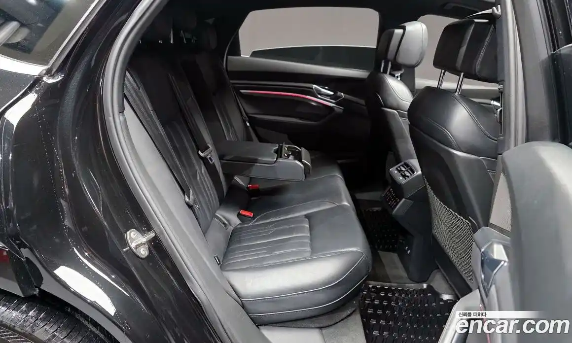 Audi e-tron 2022 0.2 Автомат в Москве № 163466, фото 14