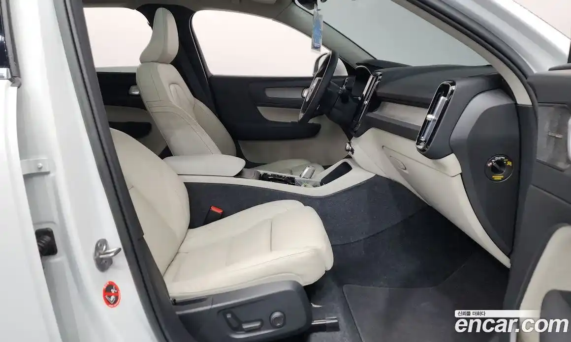 Volvo XC40 2023 2.0 Автомат в Москве № 164212, фото 11