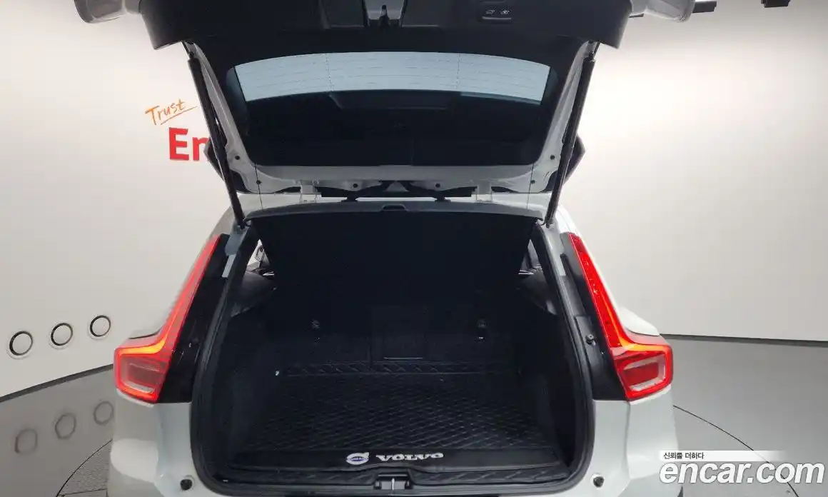 Volvo XC40 2023 2.0 Автомат в Москве № 164212, фото 20