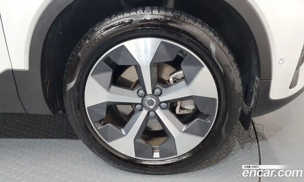 Volvo XC40 2023 2.0 Автомат в Москве № 164212, фото 5