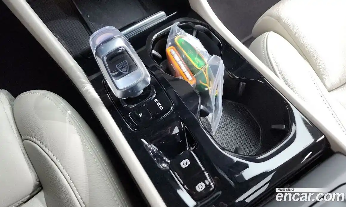 Volvo XC40 2023 2.0 Автомат в Москве № 164212, фото 9