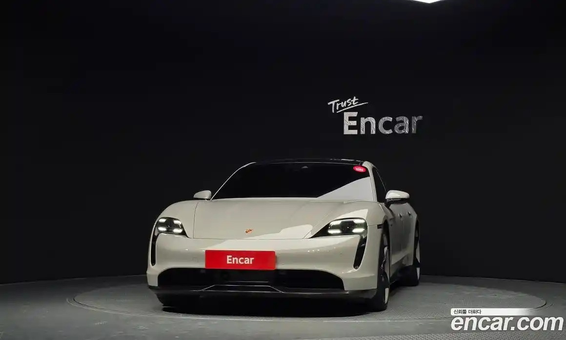 Porsche Taycan 2021 0.1 Автомат в Москве № 165498, фото 3