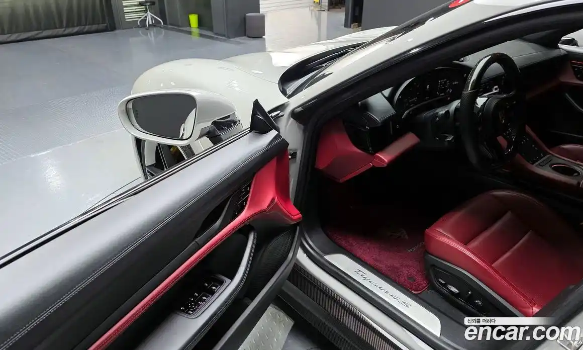 Porsche Taycan 2021 0.1 Автомат в Москве № 165498, фото 10