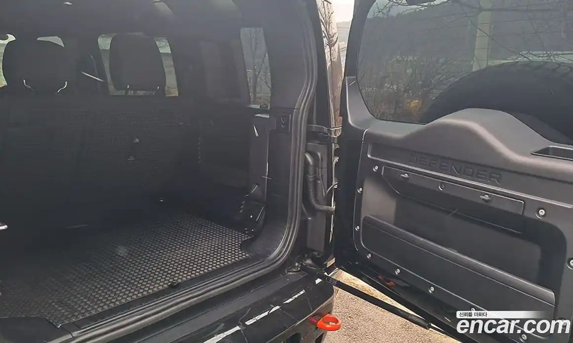 Land Rover Defender 2023 3.0 Автомат в Москве № 166735, фото 15