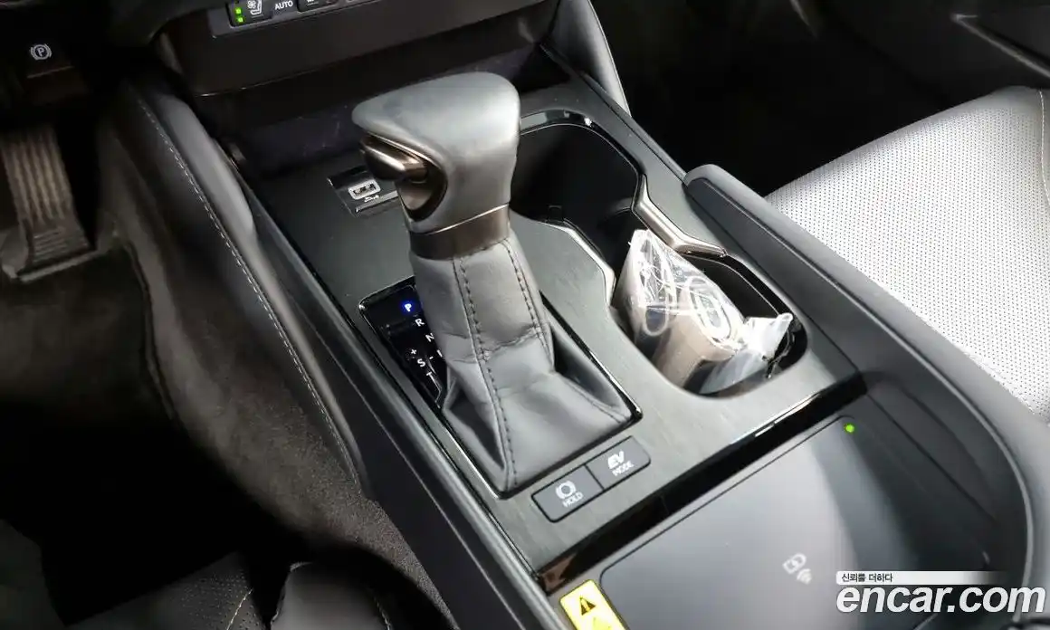 Lexus ES 2023 2.5 Автомат в Москве № 168099, фото 12