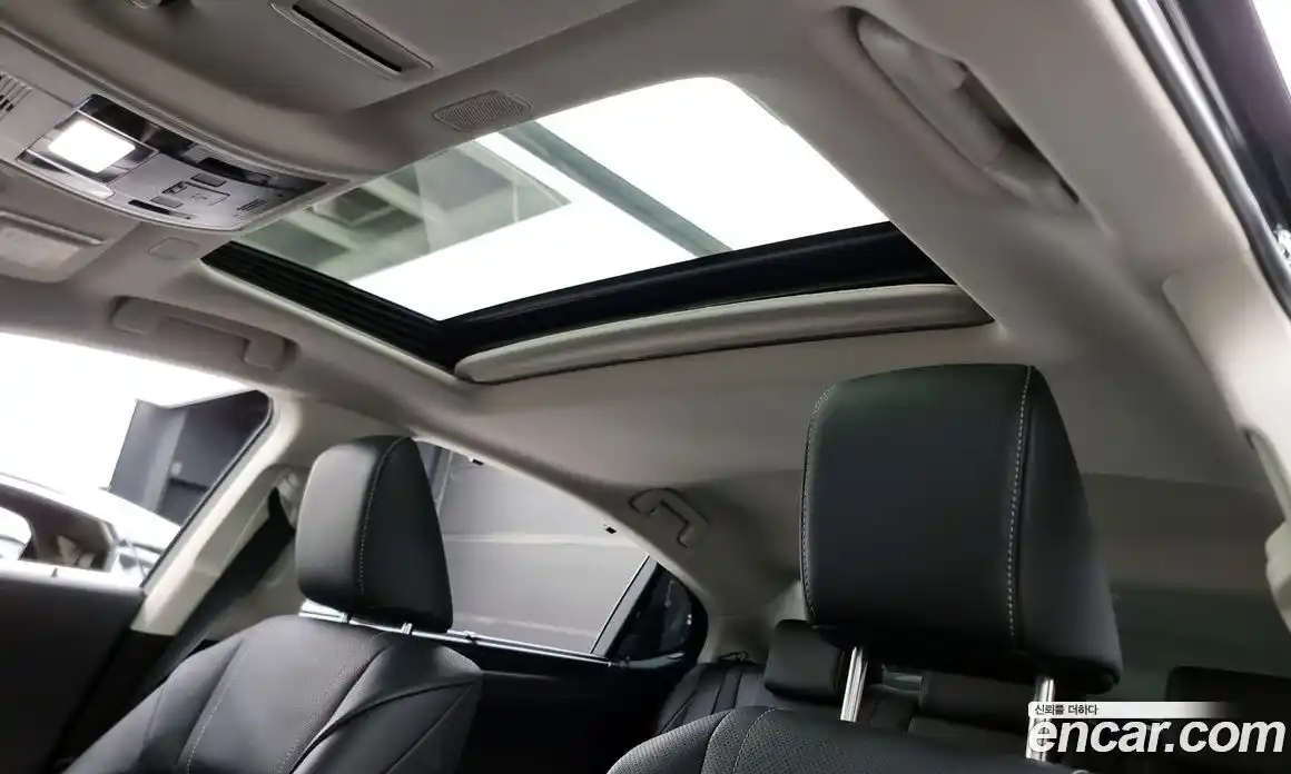 Lexus ES 2023 2.5 Автомат в Москве № 168099, фото 9