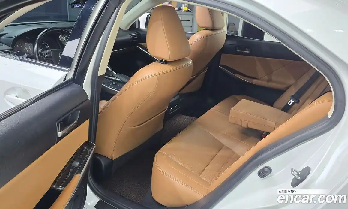 Lexus IS 2017 2.0 Автомат в Москве № 168253, фото 20