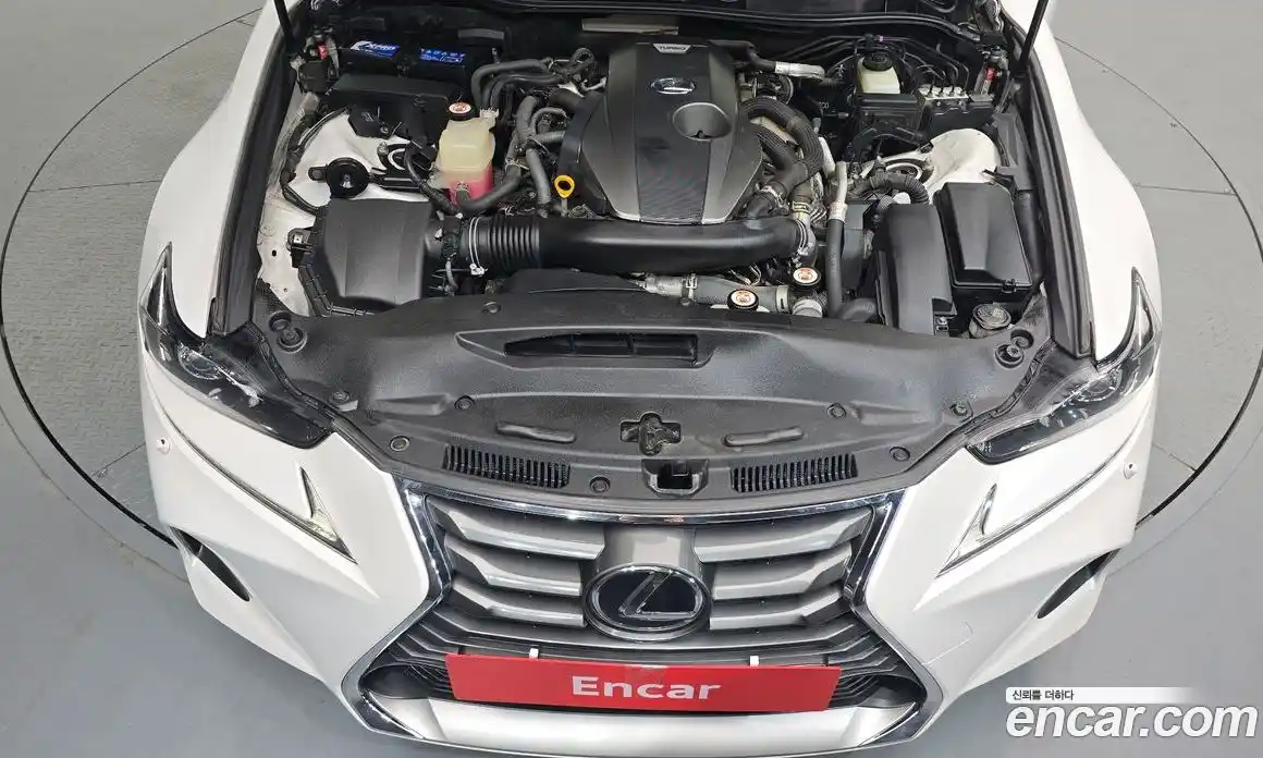 Lexus IS 2017 2.0 Автомат в Москве № 168253, фото 3