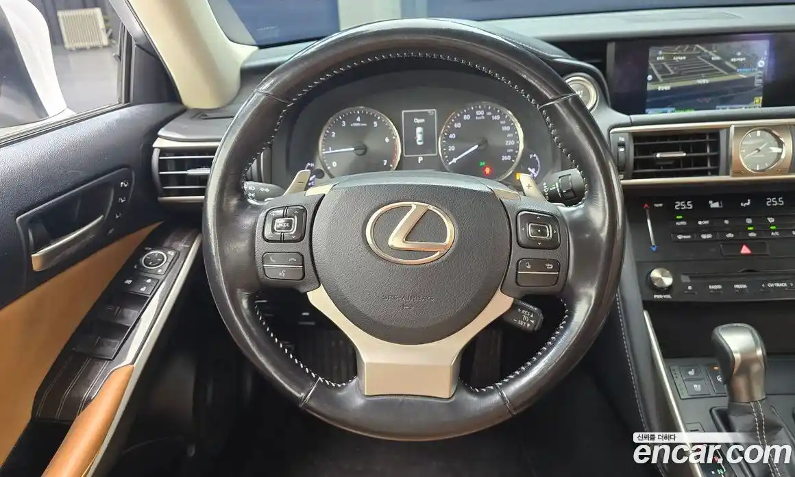 Lexus IS 2017 2.0 Автомат в Москве № 168253, фото 4