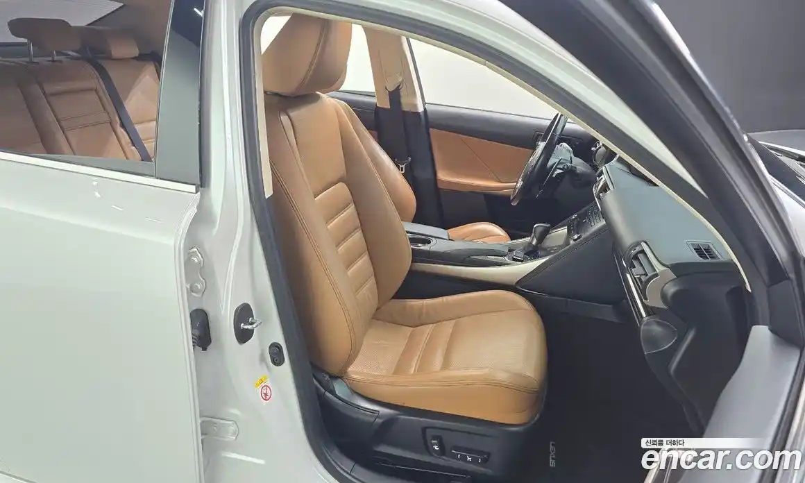 Lexus IS 2017 2.0 Автомат в Москве № 168253, фото 7