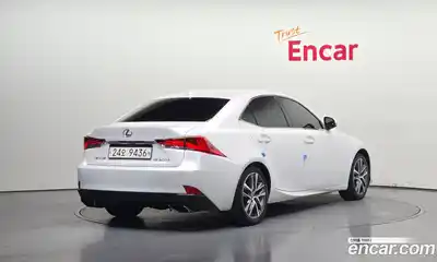 Lexus IS 2017 2.0 Автомат в Москве № 168253, миниатюра 9