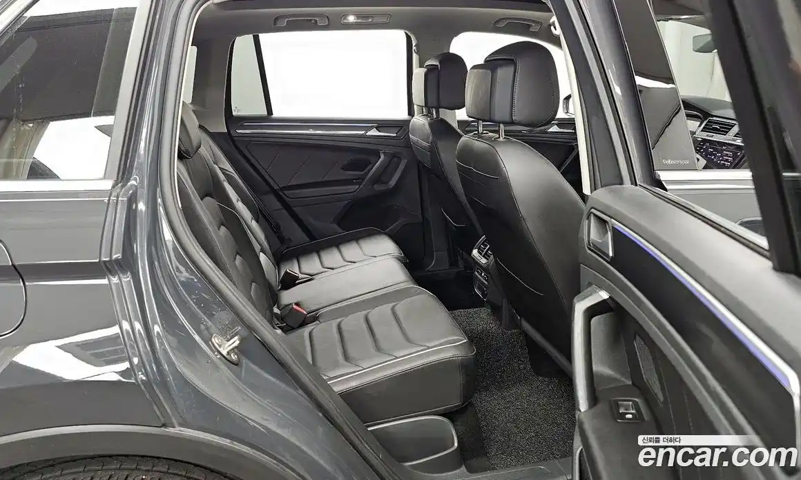 Volkswagen Tiguan 2023 2.0 Автомат в Москве № 168597, фото 4