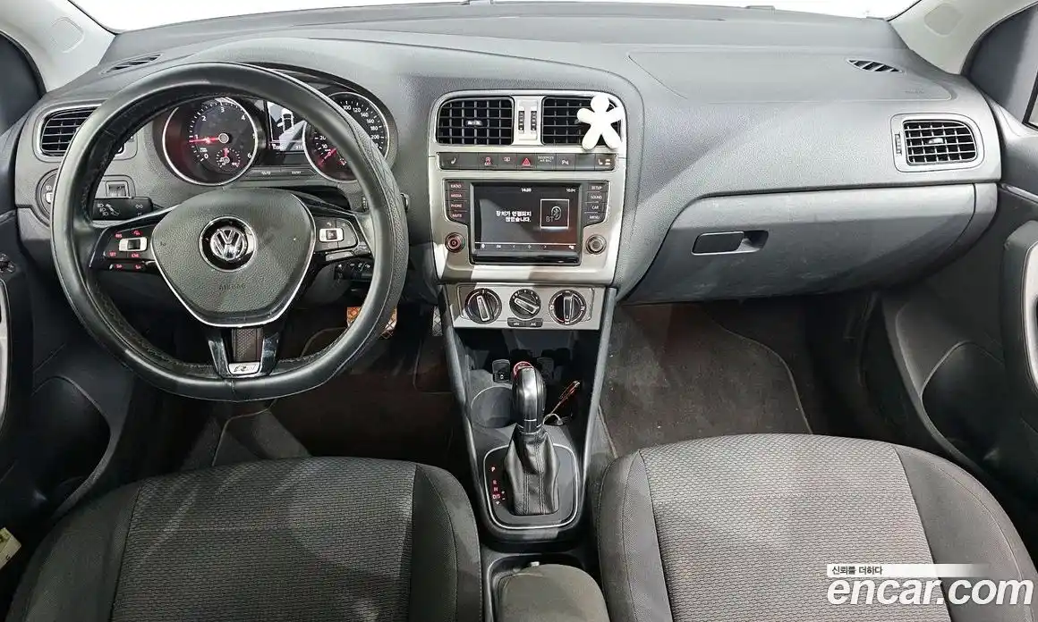 Volkswagen Polo 2016 1.4 Автомат в Москве № 169074, фото 17