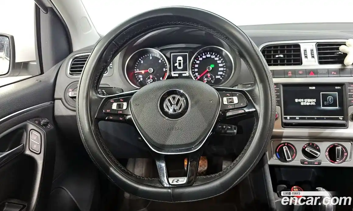 Volkswagen Polo 2016 1.4 Автомат в Москве № 169074, фото 6