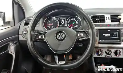 Volkswagen Polo 2016 1.4 Автомат в Москве № 169074, миниатюра 6