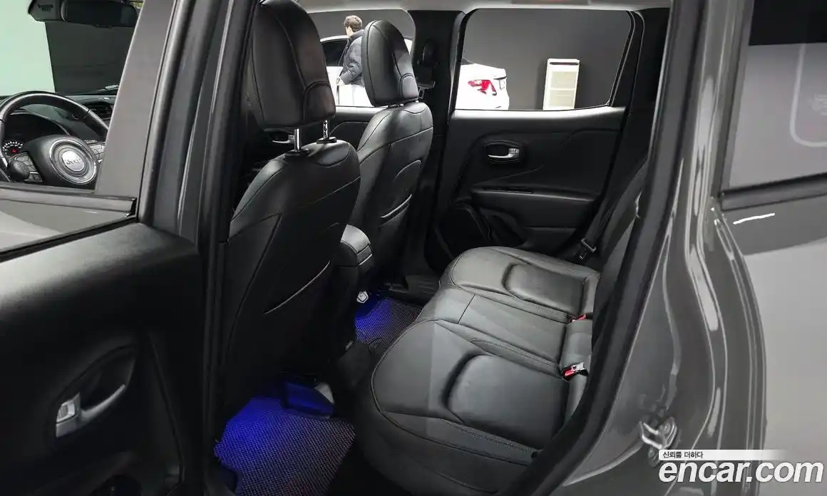 Jeep Renegade 2020 2.4 Автомат в Москве № 169746, фото 12