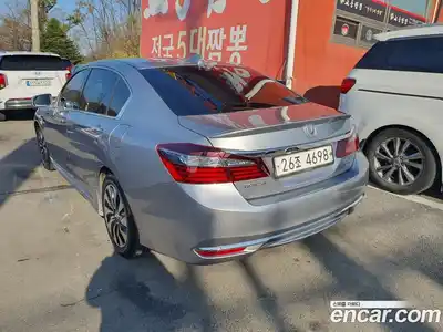 Honda Accord 2017 2.0 Автомат в Москве № 170715, миниатюра 6