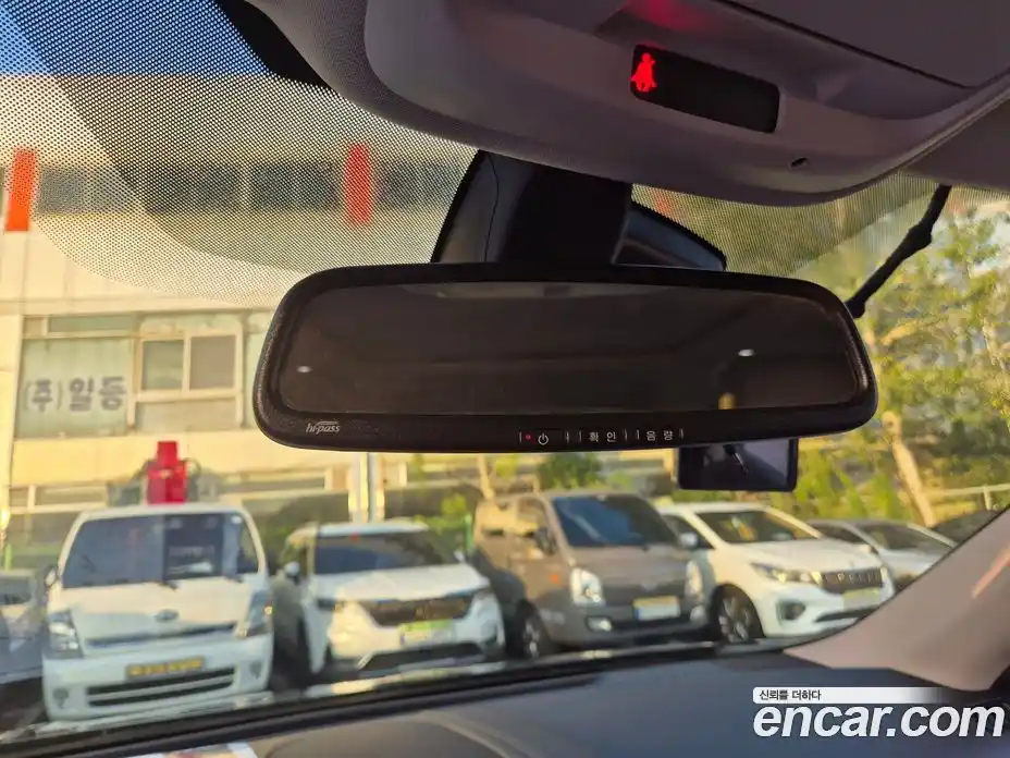 Renault QM6 2017 2.0 Автомат в Москве № 185733, фото 12