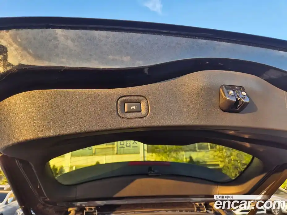 Renault QM6 2017 2.0 Автомат в Москве № 185733, фото 16