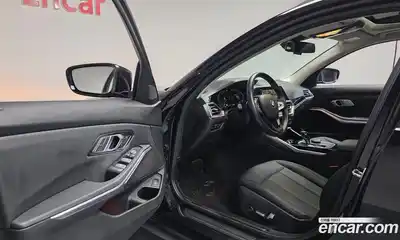 BMW 3-Series 2020 2.0 Автомат в Москве № 191591, миниатюра 3