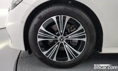 Mercedes-Benz E-Class 2024 2.0 Автомат в Москве № 193896, миниатюра 4