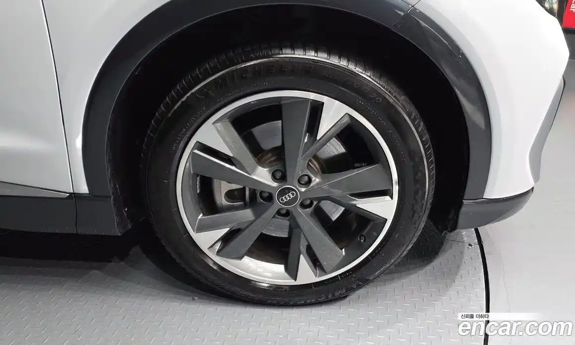 Audi Q4 e-tron 2023 0.2 Автомат в Москве № 196076, фото 3