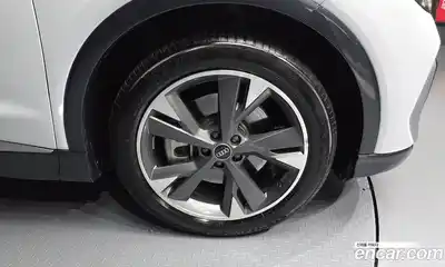 Audi Q4 e-tron 2023 0.2 Автомат в Москве № 196076, миниатюра 3