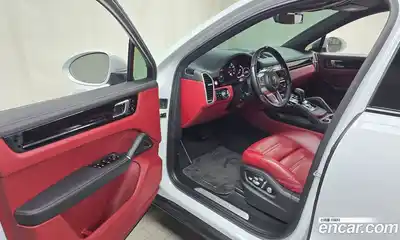 Porsche Cayenne 2020 3.0 Автомат в Москве № 197322, миниатюра 10