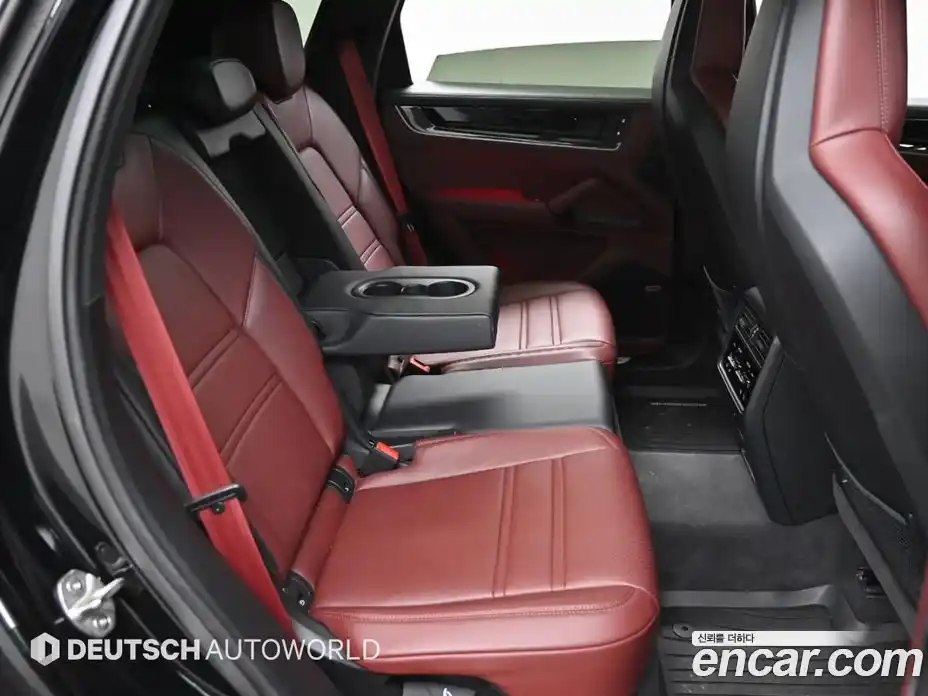 Porsche Cayenne 2024 3.0 Автомат в Москве № 197866, фото 12