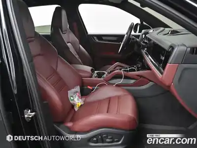 Porsche Cayenne 2024 3.0 Автомат в Москве № 197866, миниатюра 10