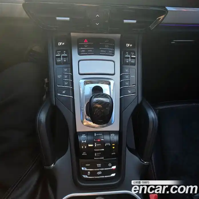 Porsche Cayenne 2016 3.6 Автомат в Москве № 197976, фото 3