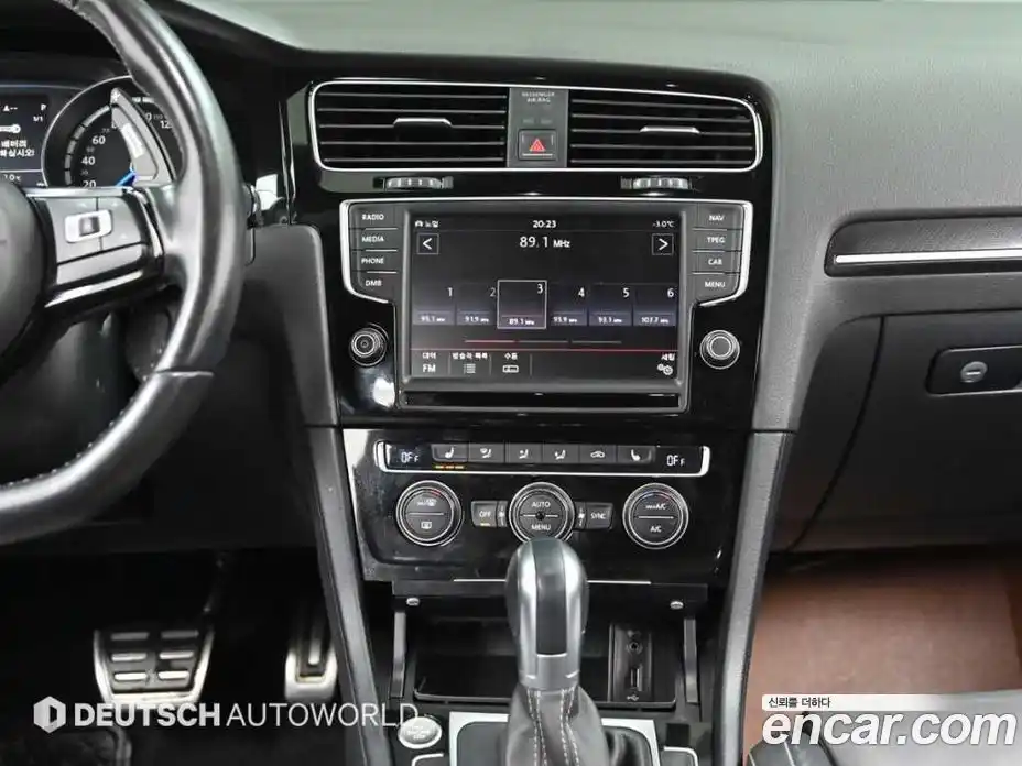 Volkswagen Golf 2016 2.0 Автомат в Москве № 199326, фото 13