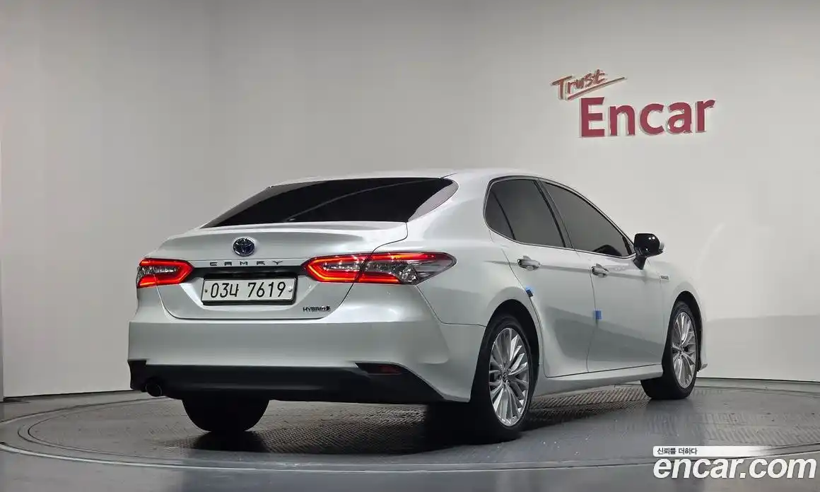 Toyota Camry 2019 2.5 Автомат в Москве № 199650, фото 17