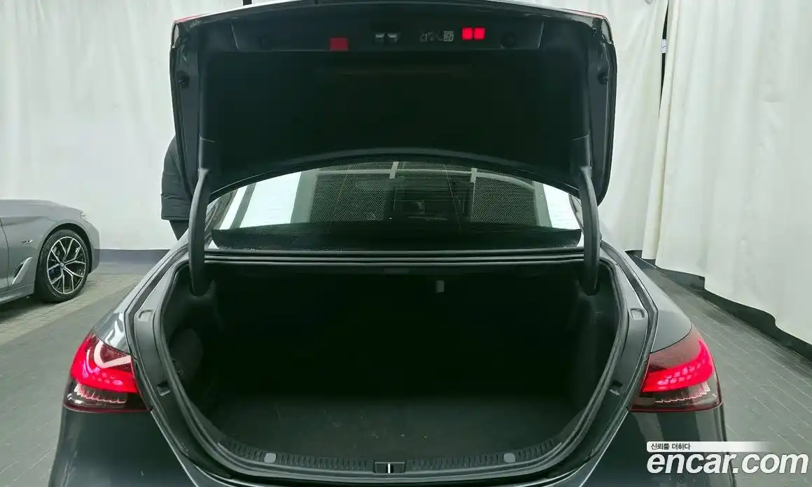 Mercedes-Benz E-Class 2023 2.0 Автомат в Москве № 205049, фото 20