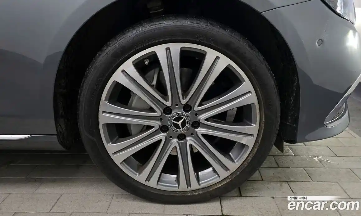 Mercedes-Benz E-Class 2023 2.0 Автомат в Москве № 205049, фото 5