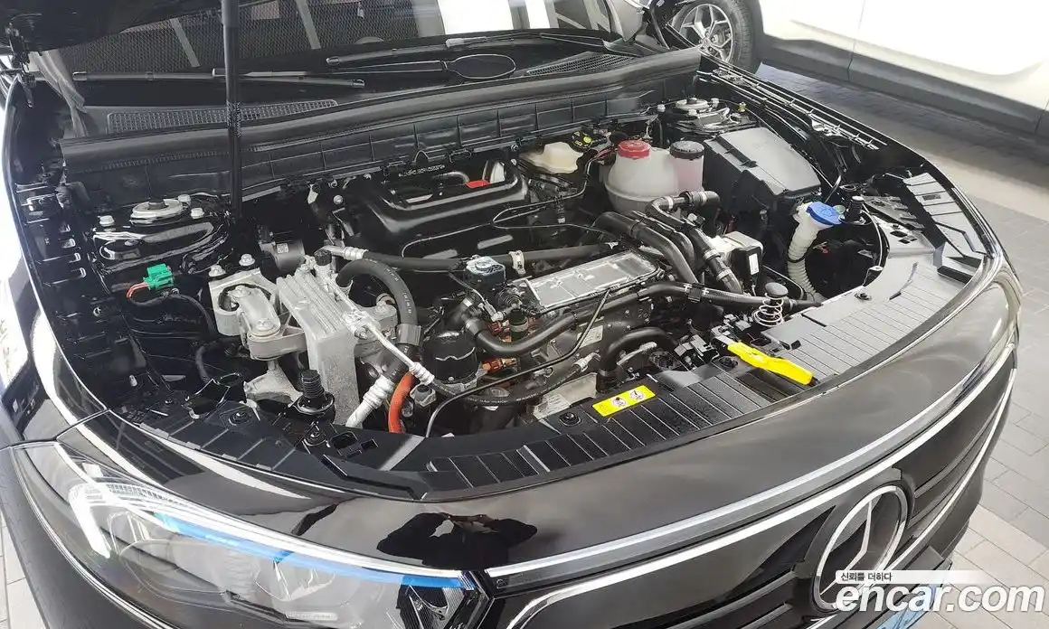 Mercedes-Benz EQB 2024 0.2 Автомат в Москве № 206869, фото 13